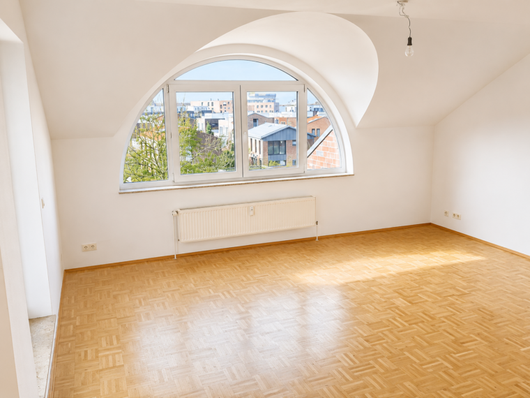 Dachgeschoss mit WEITBLICK – Ihr neues Zuhause mit Balkon & eigenem Stellplatz. Hannover, Bemerode